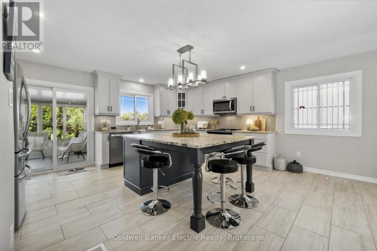 1988 MAPLERIDGE DRIVE, Peterborough (Monaghan Ward 2), Ontario, K9K1Z7