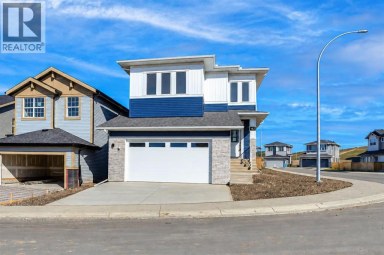 162 Heritage Court Cochrane Alberta photo 3