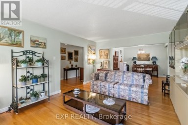 152 HILDA AVENUE Toronto (Newtonbrook West) Ontario photo 12