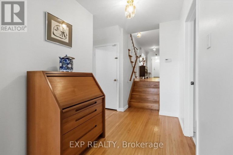 152 HILDA AVENUE, Toronto (Newtonbrook West), Ontario, M2M1V9