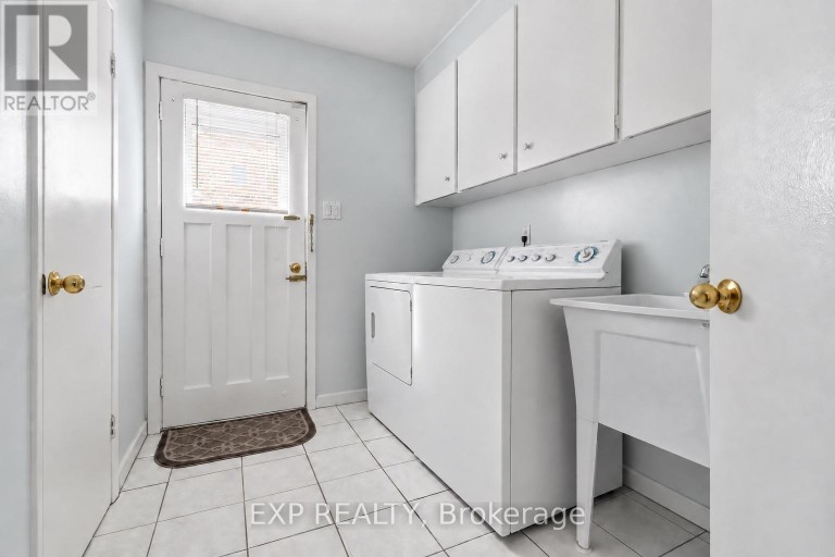 152 HILDA AVENUE, Toronto (Newtonbrook West), Ontario, M2M1V9