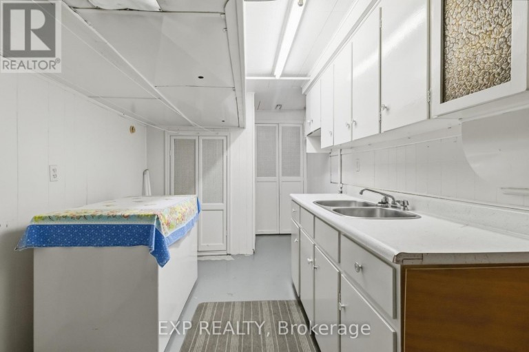 152 HILDA AVENUE, Toronto (Newtonbrook West), Ontario, M2M1V9