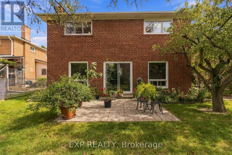 152 HILDA AVENUE, Toronto (Newtonbrook West), Ontario, M2M1V9