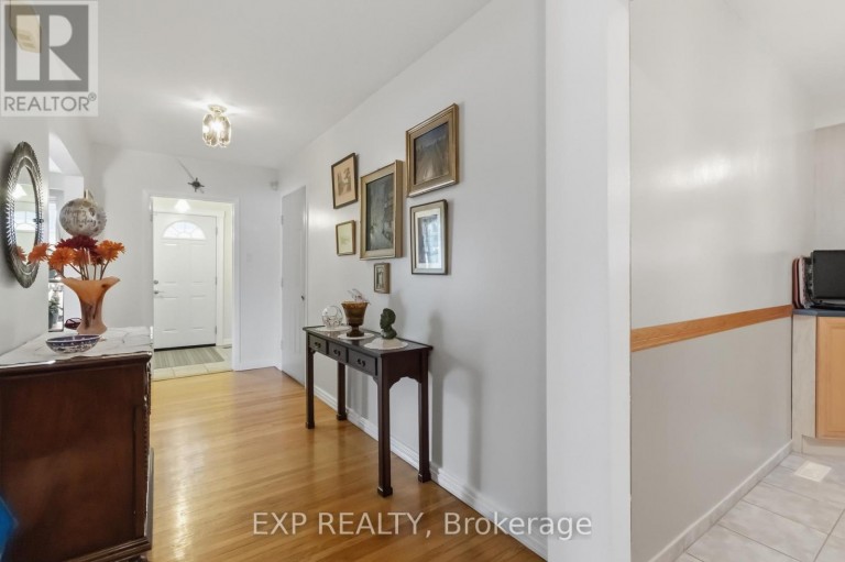 152 HILDA AVENUE, Toronto (Newtonbrook West), Ontario, M2M1V9