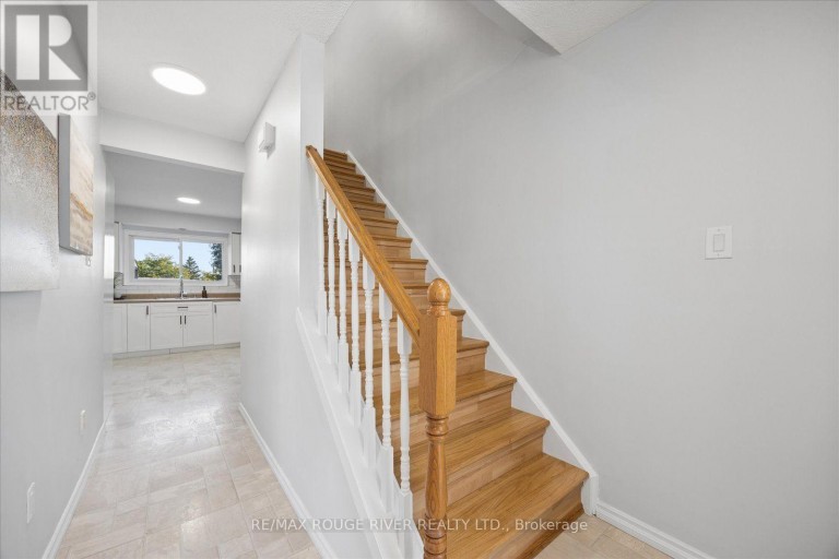 371 ORMOND DRIVE, Oshawa (Samac), Ontario, L1K1J3