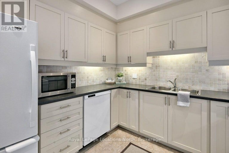 102 - 25 BEAVER STREET S, Blue Mountains, Ontario, N0H2P0