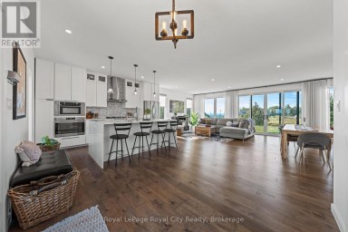 103 UGOVSEK CRESCENT Meaford Ontario photo 2