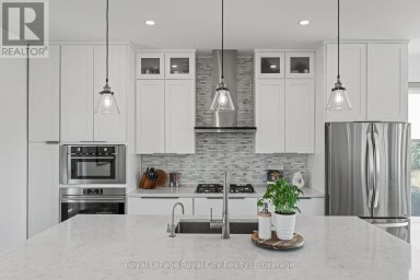 103 UGOVSEK CRESCENT Meaford Ontario photo 6