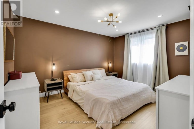 1045 LEBANON DRIVE, Innisfil (Alcona), Ontario, L9S2B7