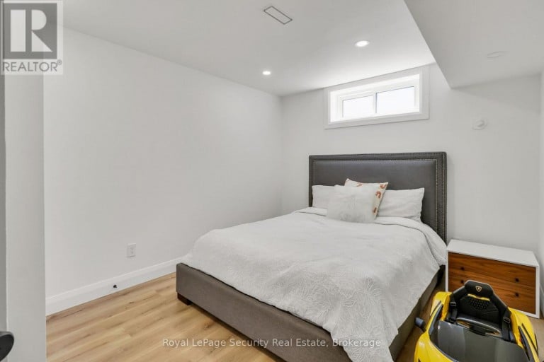 1045 LEBANON DRIVE, Innisfil (Alcona), Ontario, L9S2B7