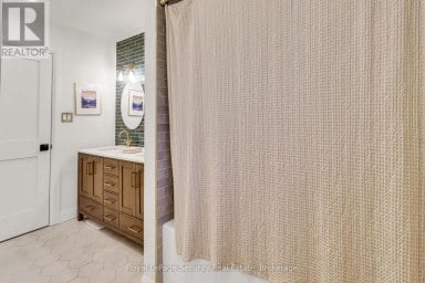 1045 LEBANON DRIVE Innisfil (Alcona) Ontario photo 32