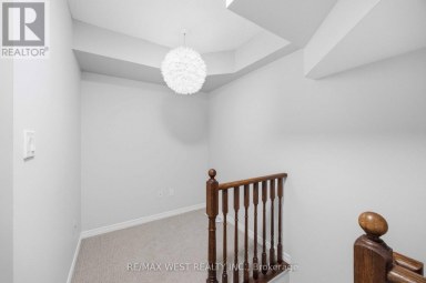 122 - 20 ELSIE LANE Toronto (Dovercourt-Wallace Emerson-Junction) Ontario photo 23