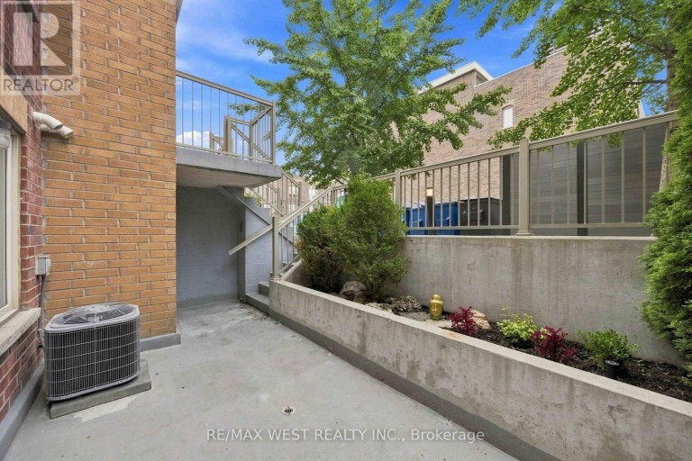 122 - 20 ELSIE LANE, Toronto (Dovercourt-Wallace Emerson-Junction), Ontario, M6P3N9