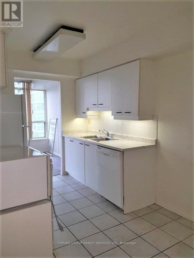 1008 - 55 ELM DRIVE W, Mississauga (City Centre), Ontario, L5B3Z3