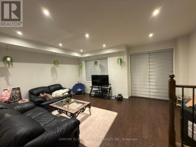 MAIN/UPPER - 31 HASHMI PLACE, Brampton (Credit Valley), Ontario, L6Y6J9