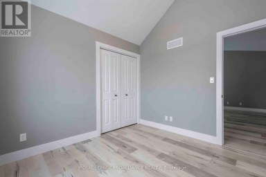123 FARRINGTON CRESCENT Prince Edward County (Picton Ward) Ontario photo 14