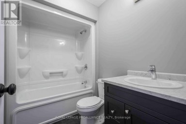 123 FARRINGTON CRESCENT Prince Edward County (Picton Ward) Ontario photo 15