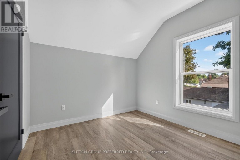 118 DELAWARE STREET, London East (East M), Ontario, N5Z2N5
