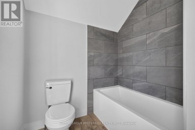 118 DELAWARE STREET London East (East M) Ontario photo 26