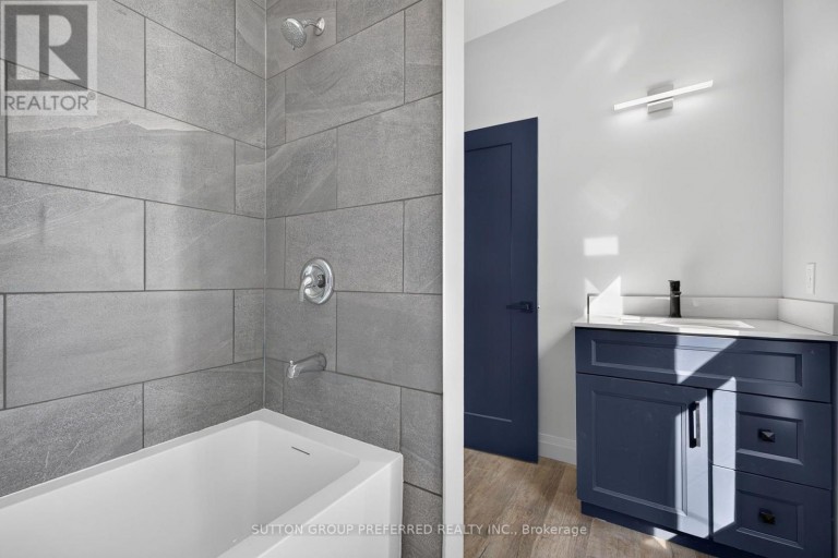 118 DELAWARE STREET, London East (East M), Ontario, N5Z2N5