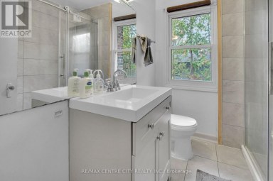 2 SAUNBY STREET London North (North K) Ontario photo 22