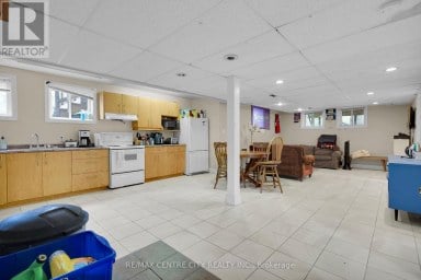 2 SAUNBY STREET London North (North K) Ontario photo 29