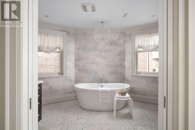 106 HIGHLAND AVENUE, Toronto (Rosedale-Moore Park), Ontario, M4W2A6