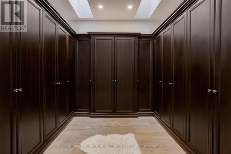 45 SHOREWOOD PLACE, Oakville (SW Southwest), Ontario, L6K3Y3