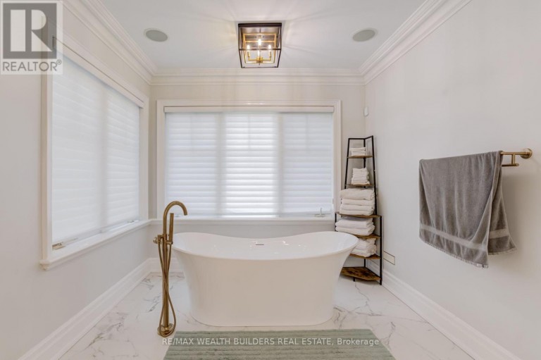 45 SHOREWOOD PLACE, Oakville (SW Southwest), Ontario, L6K3Y3