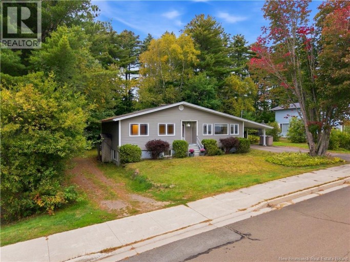 40 DeWitt Acres, Fredericton, New Brunswick, E3A6S2