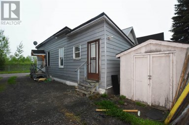 646 Portage LN Sault Ste. Marie Ontario photo 2
