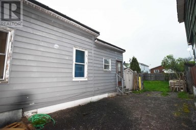 646 Portage LN Sault Ste. Marie Ontario photo 4