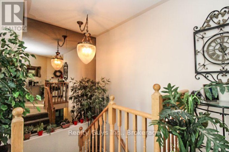 1235 HAGGIS DRIVE, Peterborough (Monaghan Ward 2), Ontario, K9K2T1