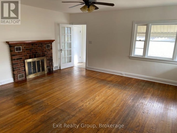 236 NORTH FRONT STREET, Belleville (Belleville Ward), Ontario, K8P3C2