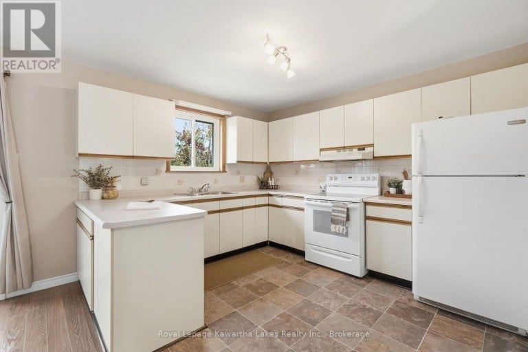 27 - 115 MARY STREET W, Kawartha Lakes (Lindsay), Ontario, K9V2N7