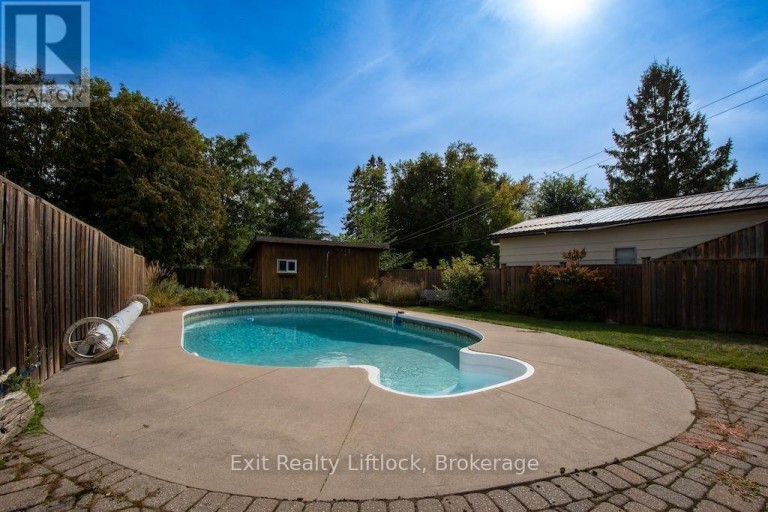 445 ARNDON AVENUE, Peterborough (Otonabee Ward 1), Ontario, K9J4A7