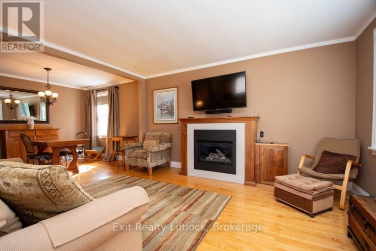 445 ARNDON AVENUE, Peterborough (Otonabee Ward 1), Ontario, K9J4A7