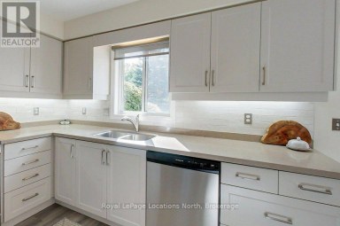 61 MARINA CRESCENT Collingwood Ontario photo 12