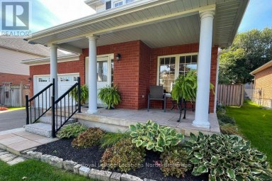 61 MARINA CRESCENT Collingwood Ontario photo 2