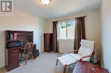 61 MARINA CRESCENT Collingwood Ontario photo 21