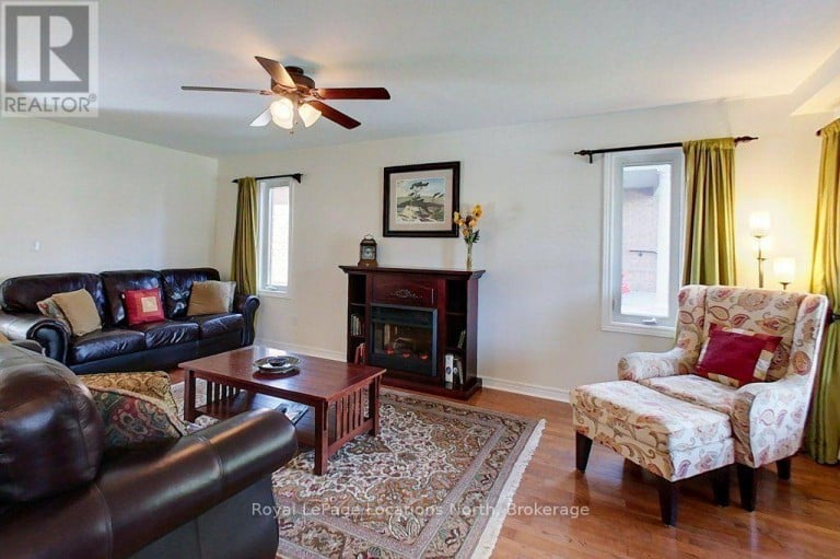 61 MARINA CRESCENT, Collingwood, Ontario, L9Y5G9