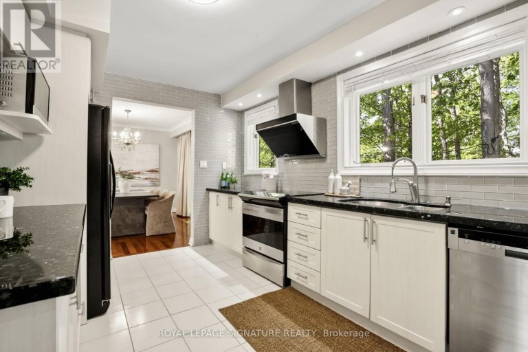 43 SAGEBRUSH LANE, Toronto (Parkwoods-Donalda), Ontario, M3A1X4