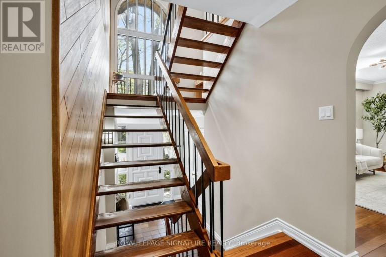43 SAGEBRUSH LANE, Toronto (Parkwoods-Donalda), Ontario, M3A1X4