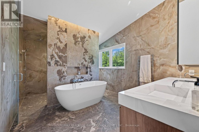 6 DENMARK CRESCENT, Toronto (Westminster-Branson), Ontario, M2R1J4