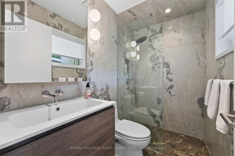 6 DENMARK CRESCENT, Toronto (Westminster-Branson), Ontario, M2R1J4