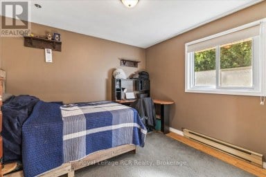 513 6TH STREET Hanover Ontario photo 12