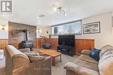 513 6TH STREET Hanover Ontario photo 14