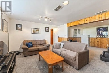 513 6TH STREET Hanover Ontario photo 15