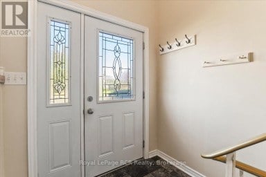 513 6TH STREET Hanover Ontario photo 4