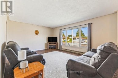 513 6TH STREET Hanover Ontario photo 5